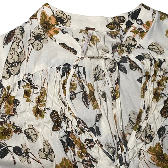 Free People Pebble Crepe So Fine Smocked Tunic Top in Ivory Combo - Size M - Picture 6 of 13